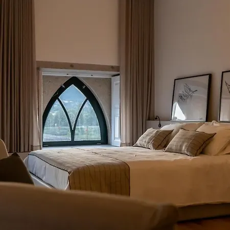 Camoes Bed & Breakfast 4*