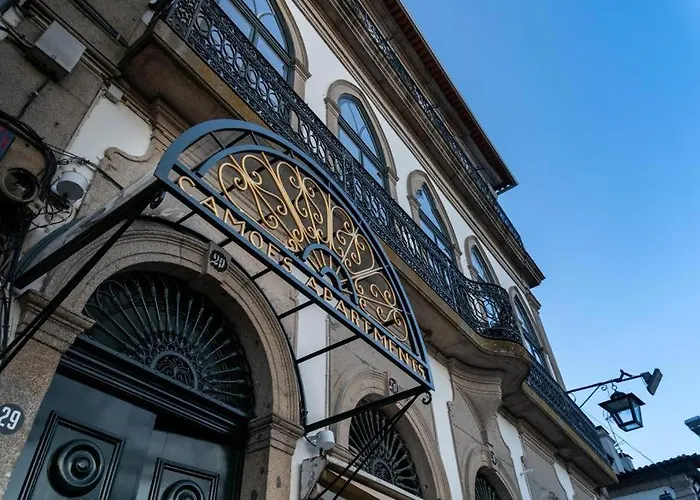 Alojamento de Acomodação e Pequeno-almoço Camões 4*