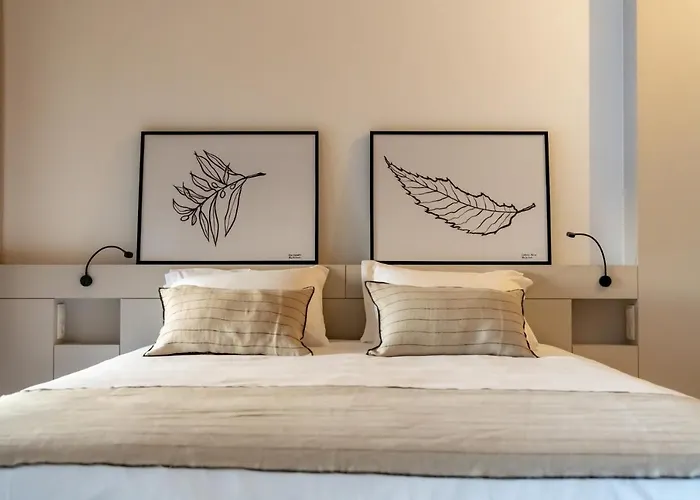 Camoes Bed & Breakfast 4*