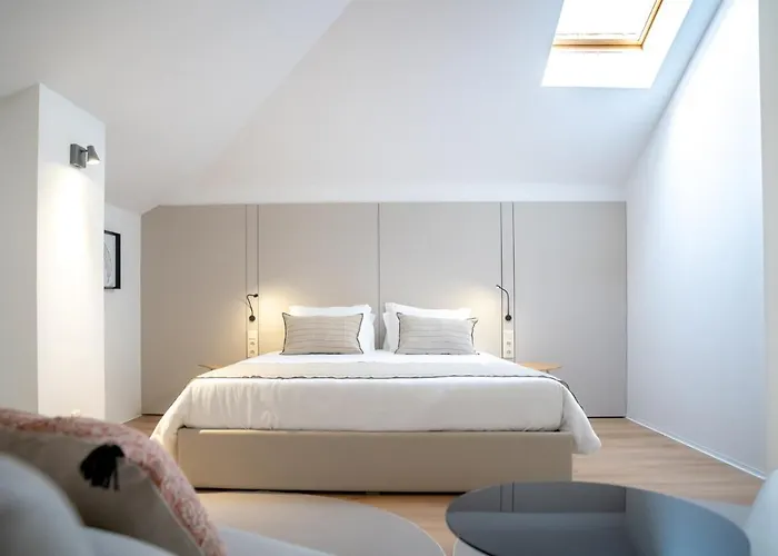 Camoes Bed & Breakfast 4*